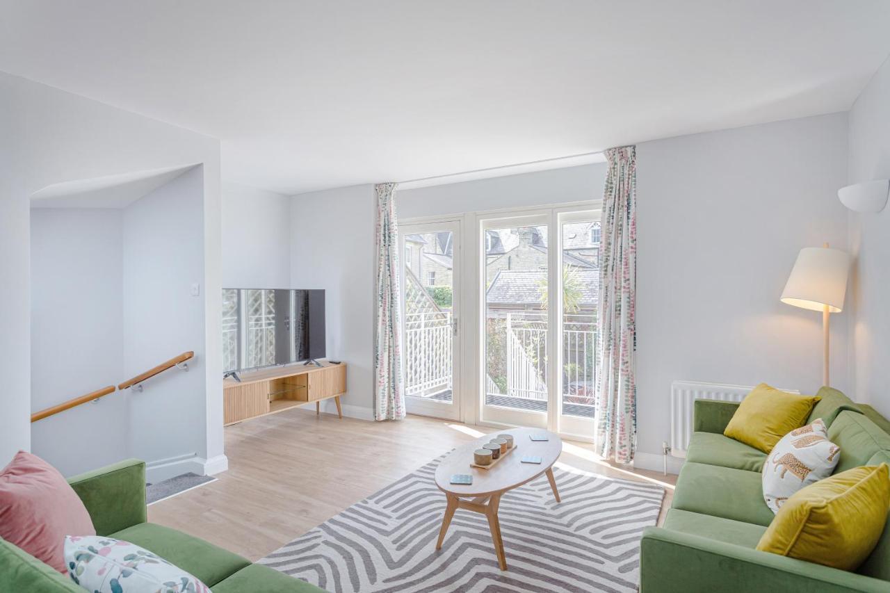 3 Bedroom Jesus Green Townhouse With Parking CBG Buitenkant foto