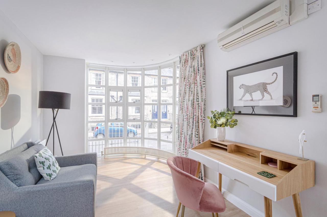 3 Bedroom Jesus Green Townhouse With Parking CBG Buitenkant foto