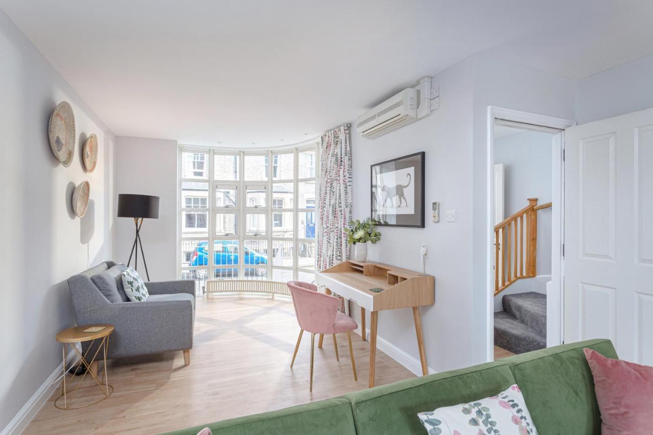 3 Bedroom Jesus Green Townhouse With Parking CBG Buitenkant foto