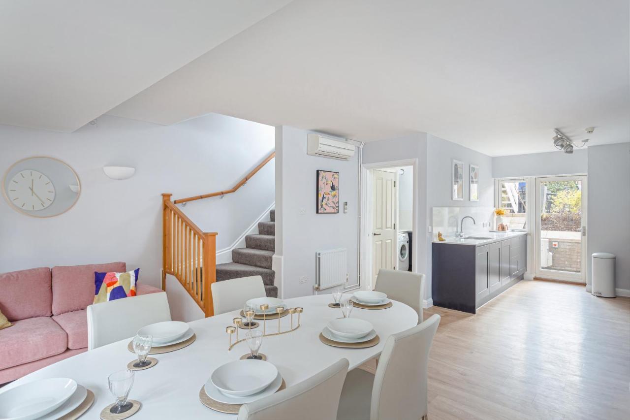 3 Bedroom Jesus Green Townhouse With Parking CBG Buitenkant foto