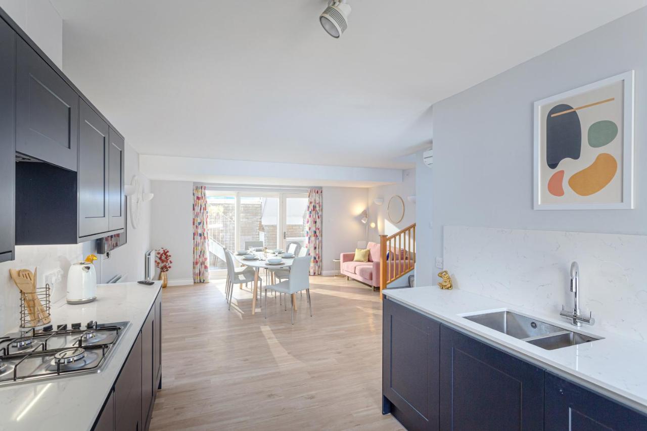 3 Bedroom Jesus Green Townhouse With Parking CBG Buitenkant foto