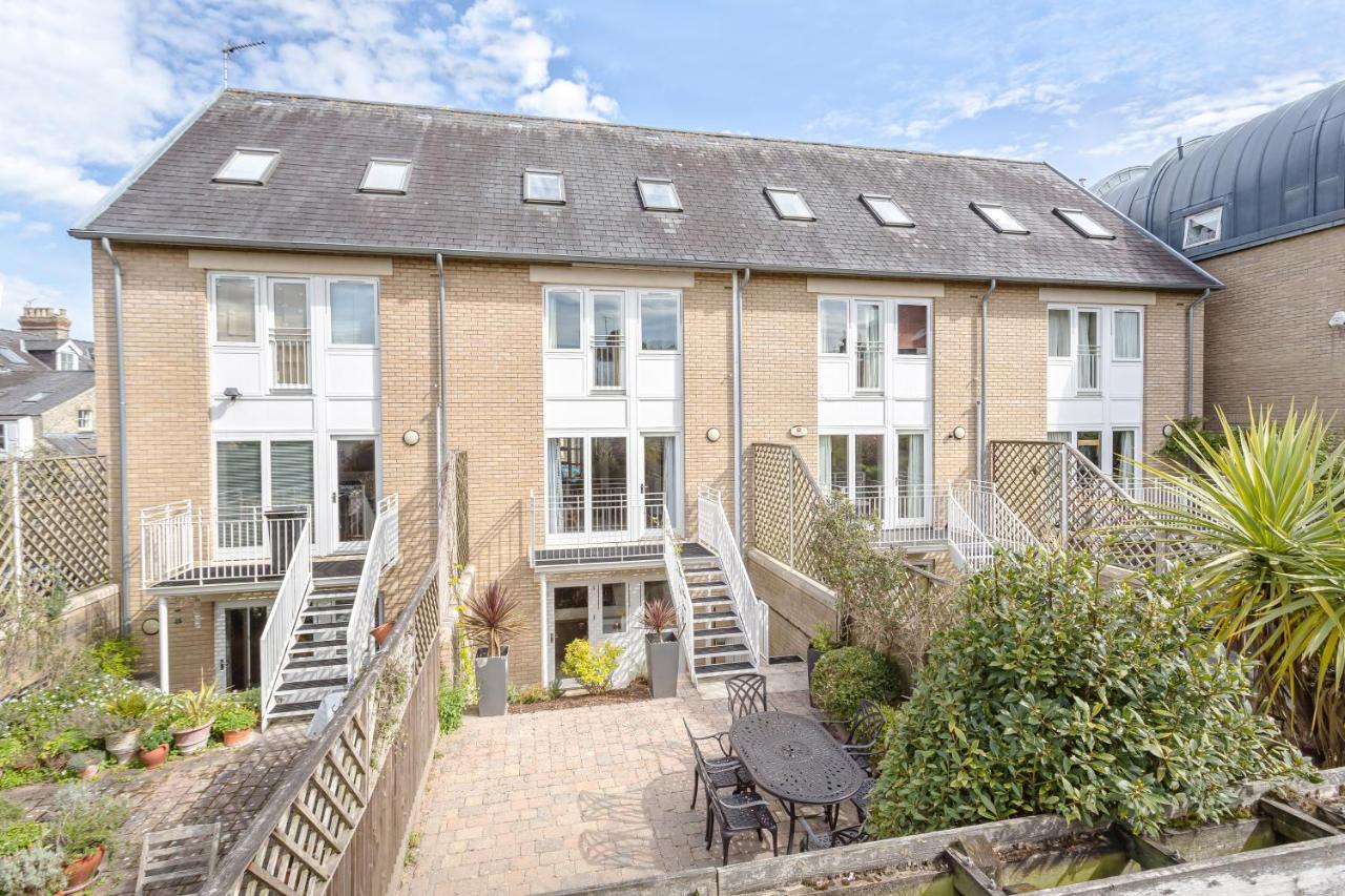 3 Bedroom Jesus Green Townhouse With Parking CBG Buitenkant foto